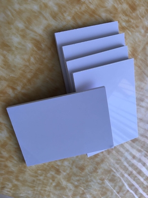 Στεγανοποιήστε φύλλο πινάκων αφρού PVC 1220*2440*5mm το άσπρο