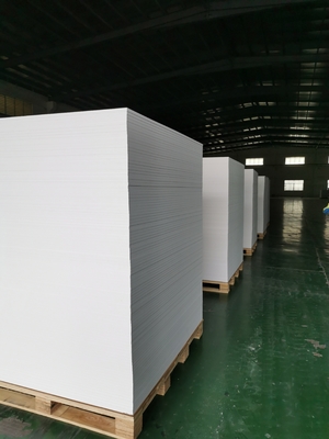 Ομαλό φύλλο 6mm αφρού PVC Celuka επιφάνειας πυκνά για τη διακόσμηση τοίχων